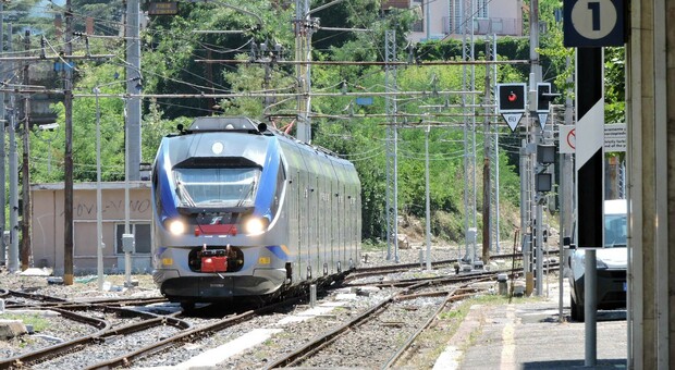 Treni regionali cancellati nel Lazio: troppi macchinisti positivi, disagi fino al 15 luglio