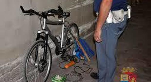 Biciclette da mille euro rubate, ritrovate dalla polizia