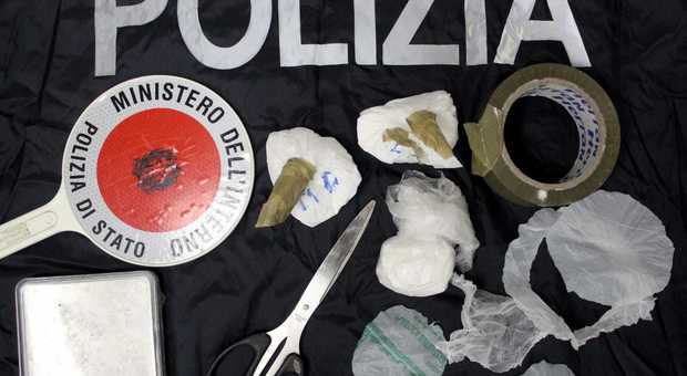 Potenza Picena, cocaina già pronta da spacciare nella sala prove: denunciato