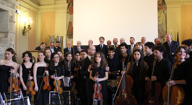 L'orchestra giovanile con le autorità a Roma