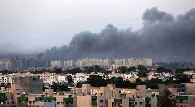 Libia, dieci aerei scomparsi dallo scalo di Tripoli, forse in mano alle milizie islamiste. Allarme negli Usa