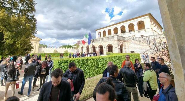 Duemila presenze a Villa Vescovi per la prima di Vinum Euganeum