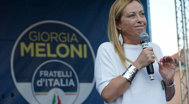 Meloni: «Ue preoccupata? Pacchia finita, difenderemo gli interessi dell'Italia»