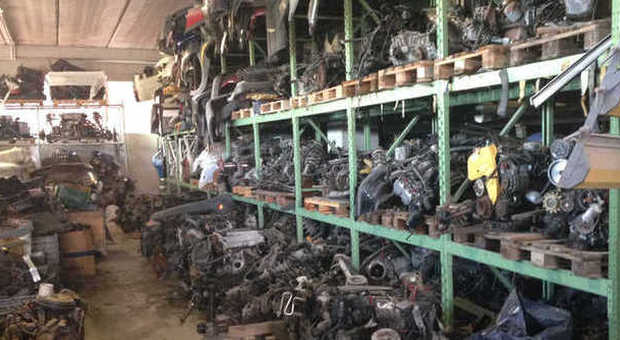 Macchine, motori e climatizzatori Maxi sequestro di rifiuti nel Fermano