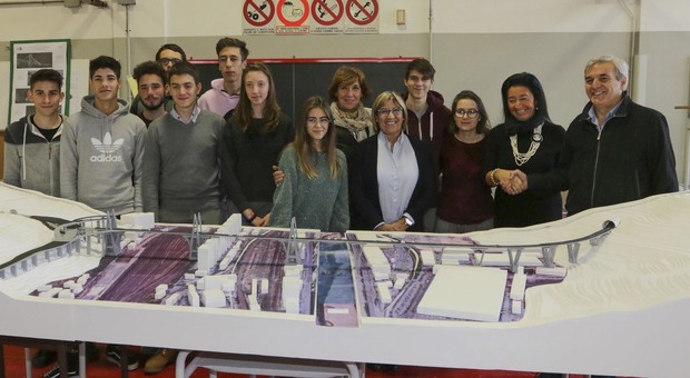 Trenta baby geometri ricostruiscono il ponte Morandi: dov'era e com'era