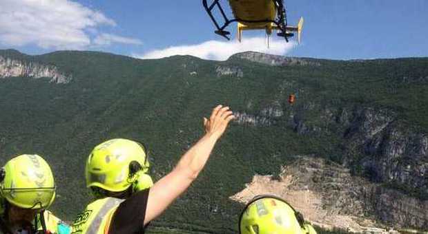 ​Escursionista di Cerveteri in mountain bike soccorso in un bosco dell'Aquila