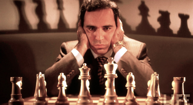«Scacco matto ai dittatori», Garry Kasparov presenta il suo libro “L’inverno sta arrivando”