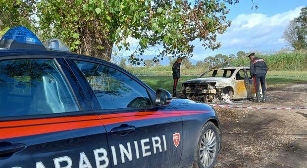 L'auto dove è stato ritrovato bruciato il prof Caprio