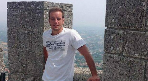 Luca Campana, chi è l'elettricista ferito dalla pistola di Pozzolo: il 31enne convive con la figlia del capo-scorta di Delmastro