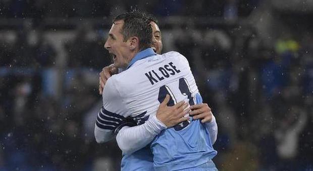 Felipe Anderson e Miroslav Klose (LaPresse)