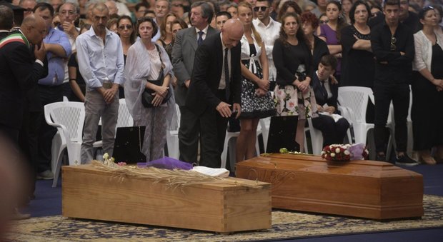 Terremoto a Ischia, il vescovo: «L'abusivismo non è la vera causa dei crolli»