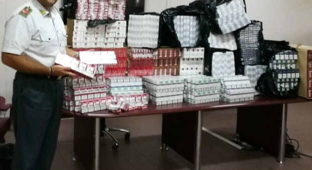 Sequestrati dalla Gdf 21mila pacchetti di sigarette di contrabbando tra l'Irpinia e il Napoletano