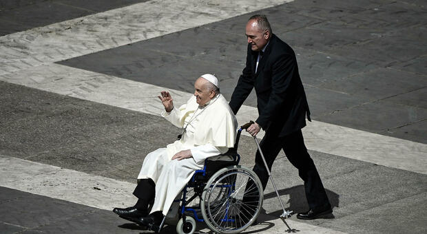 Il Papa che accusa padre Georg «Ha mancato di umanità», la fase 2 del pontificato dopo la morte di Ratzinger