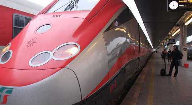 «C'è una bomba sul treno», evacuato l'Eurostar ma era un falso allarme