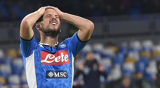 Il Napoli non va oltre lo 0-0 col Genoa: pioggia di fischi, la crisi continua