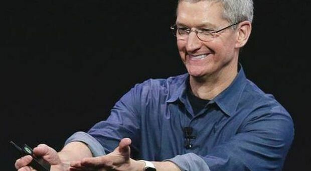 Apple, Tim Cook e i suoi 10 anni da record: vendute azioni per 750 milioni di dollari