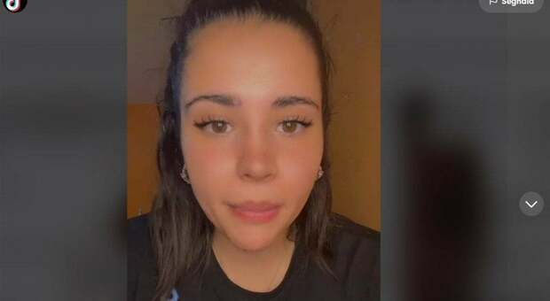 Francesca Sebastiani, chi è la giovane di Napoli che ha denunciato l'offerta di lavoro choc con un video virale su TikTok