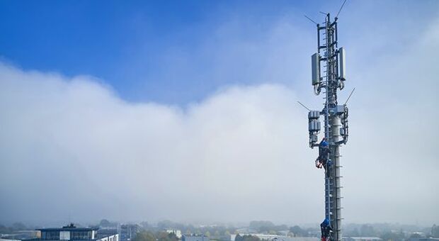 Vodafone, partnership con GIP e KKR per controllo Vantage Towers