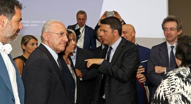 De Luca annuncia: Renzi torna a Napoli per la Conferenza economica del Sud