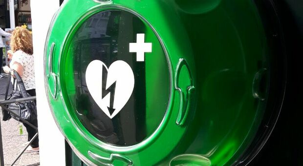 A Napoli defibrillatori per Giudice di pace e Tar: oggi la consegna