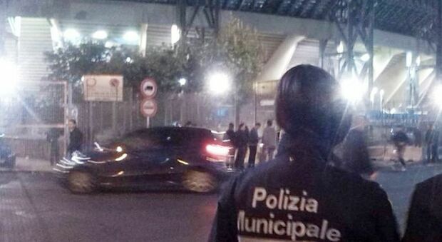Napoli: vigili in azione durante Napoli-Cagliari, rimosse 94 veicoli