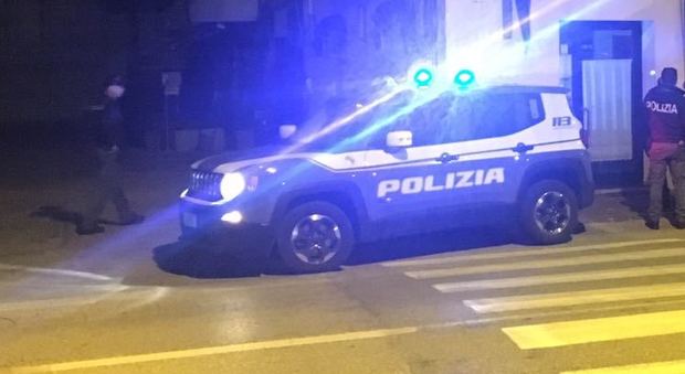 Pesaro, va dalla madre e incrocia i due ladri in fuga: «Scene da film»