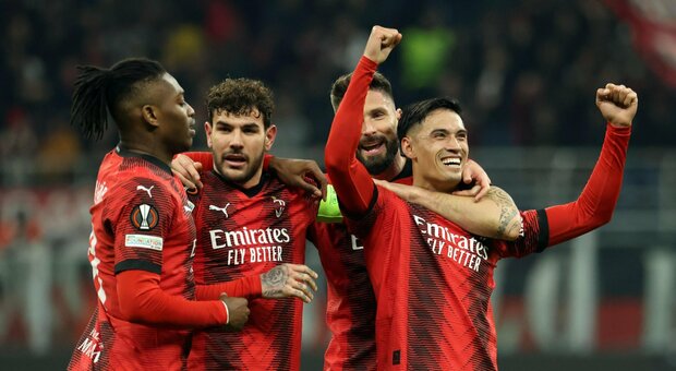 Il Milan batte lo Slavia Praga: quattro gol, ma che fatica e Pulisic ruba il gol a Leao