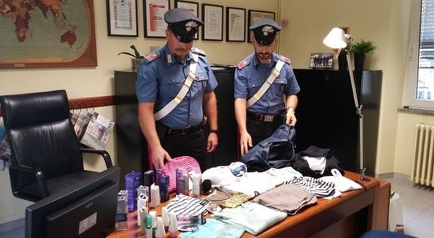 Pesaro, coppia ruba tanti vestiti all'iper Scoperta dai vigilanti e arrestata all'uscita