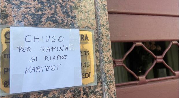 Rapina choc a Cettineo: i due banditi sono braccati. Svolta da spycam e analisi scientifiche