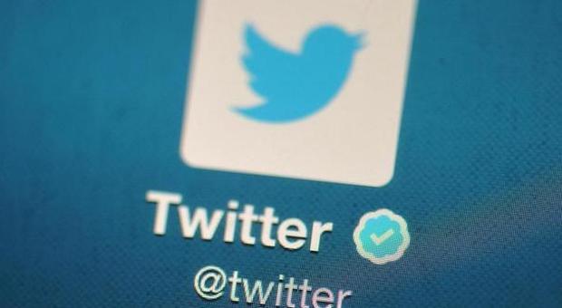 Twitter, dopo il cuore altre emoticon: il social network pronto a introdurre le faccine per rispondere e commentare