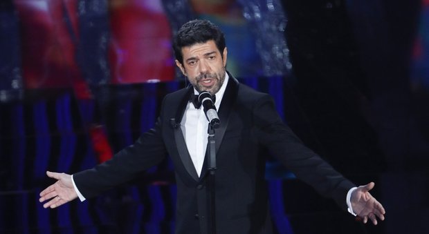 Sanremo2018, Favino tra poesia, canzoni e imitazioni: e cita Gabbani