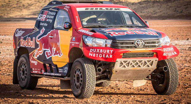 Il nuovo Toyota Hilux pronto per la Dakar 2017