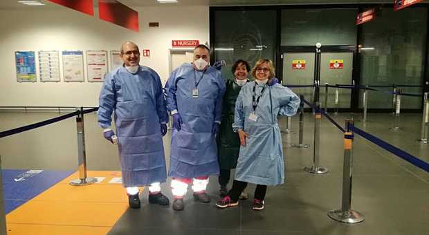 La squadra sanitaria degli alpini Ana di Belluno all'aeroporto di Orio Al Serio