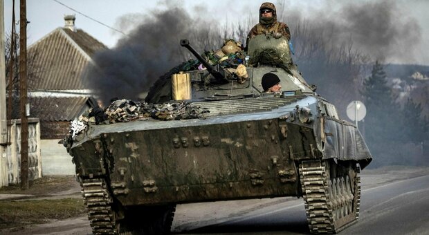 Ricompense per carri armati, navi e jet (fino a un milione di euro): Kiev cerca di convincere i russi scontenti