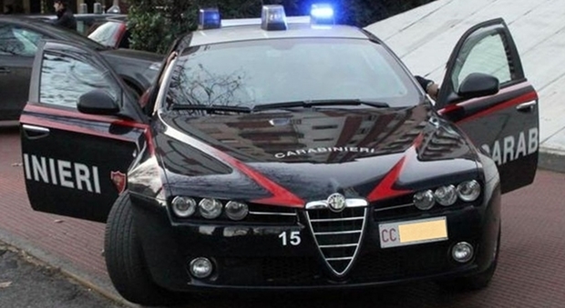 Deve essere espulso dall’Italia: aggredisce e prende a sassate dei carabinieri