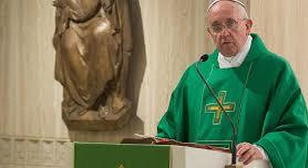 Papa Francesco tuona contro i vescovi maneggioni, alcolisti e collerici