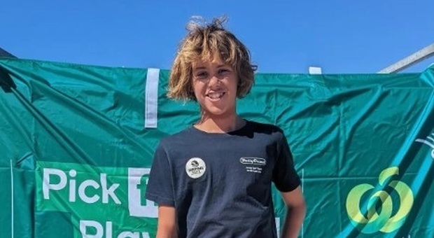 Surfista 15enne muore sbranato da uno squalo in Australia: è la terza vittima in sette mesi