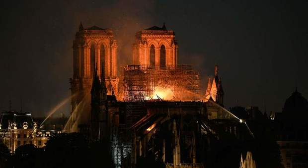 Incendio a Notre Damem: tutto quello che sappiamo finora