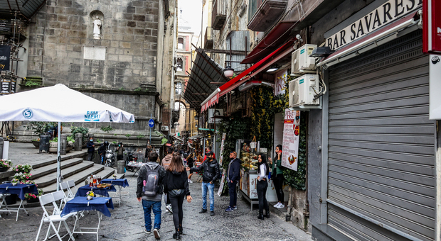 Natale a Napoli, San Gregorio Armeno in crisi: «Niente aiuti, ora è la fine»