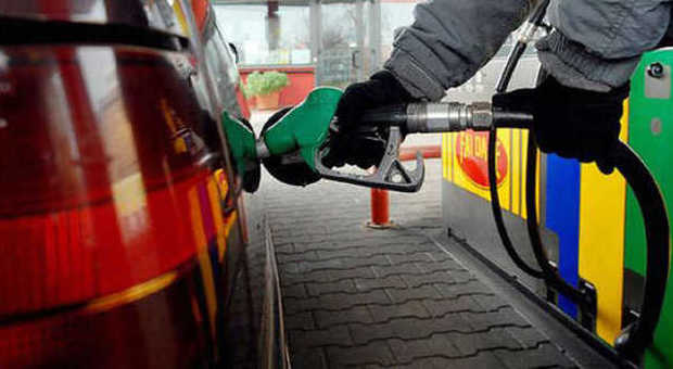 Il distributore di carburante, un luogo meno ostile