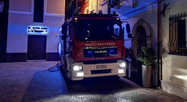 San Benedetto, cortocircuito scatena un incendio: devastato il ristorante