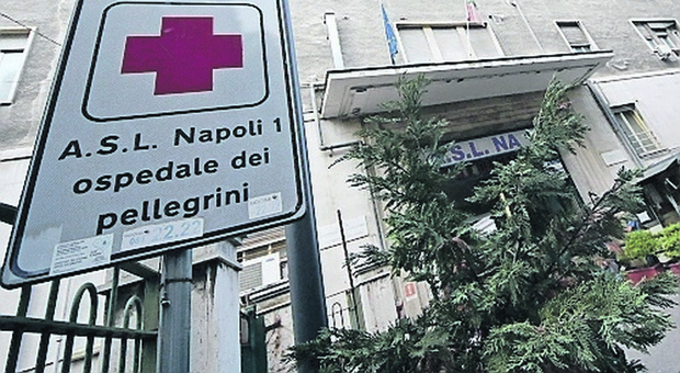 Violenza in corsia a Napoli, aggredisce le infermiere al pronto soccorso dei Pellegrini: denunciato