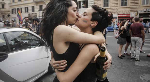 Nel capoluogo la rabbia verso i gay batte quella su immigrati e politica