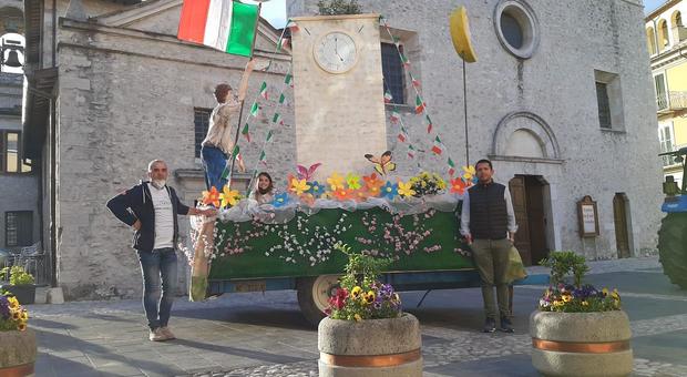 Arrone: Cantamaggio assicurato dal carretto in piazza Garibaldi