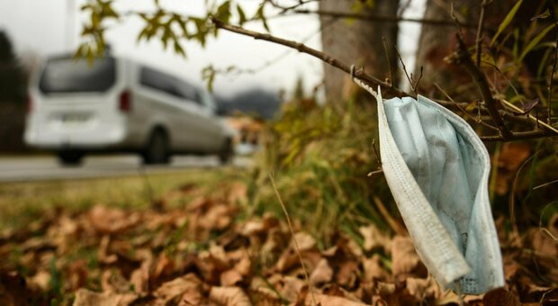 immagine Austria, lockdown generale da lunedì e obbligo vaccinale da febbraio