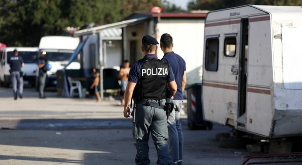 Nomadi, Salvini chiede ai prefetti censimento dei campi rom entro due settimane