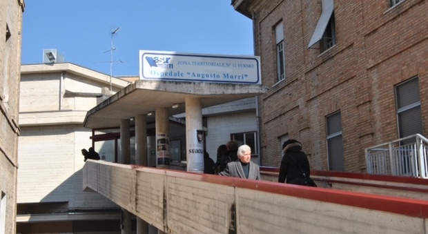 L'ingresso dell'ospedale di Fermo
