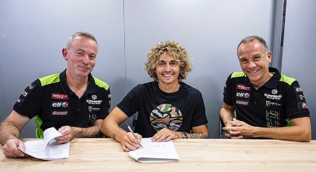 Axel Bassani, pilota feltrino, firma il contratto con la Kawasaki