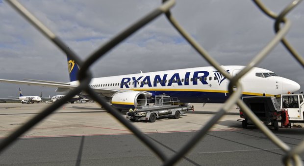 Ryanair cambia nome al Boeing 737 Max: troppe sciagure aeree, si chiamerà 8200