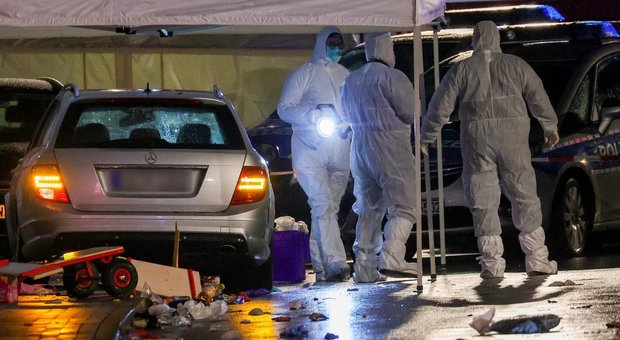 Germania, auto contro corteo di Carnevale, 30 feriti: ipotesi attentato